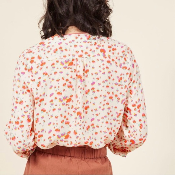 MODCLOTH Podcast Co-Host Floral Blouse Top Falling Blossoms Long Sleeve Medium - Picture 3 of 15